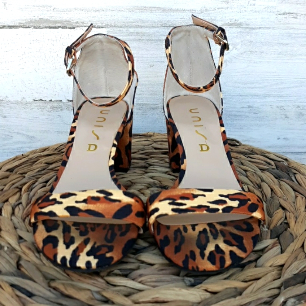 EUC UNISA UNREWNI SANDAL - Picture 2 of 9